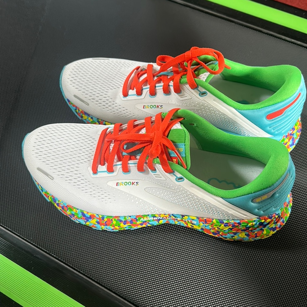 Women’s Brooks Adrenaline 22 Like New Size 10.5 M
